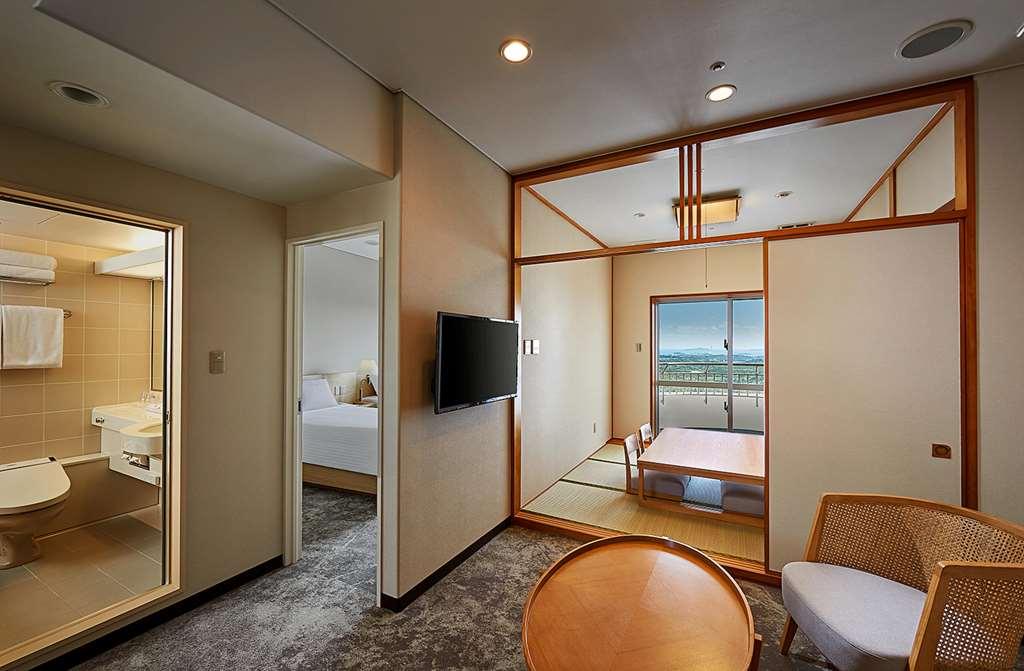 Resort Ana Crowne Plaza Okinawa Hills By Ihg