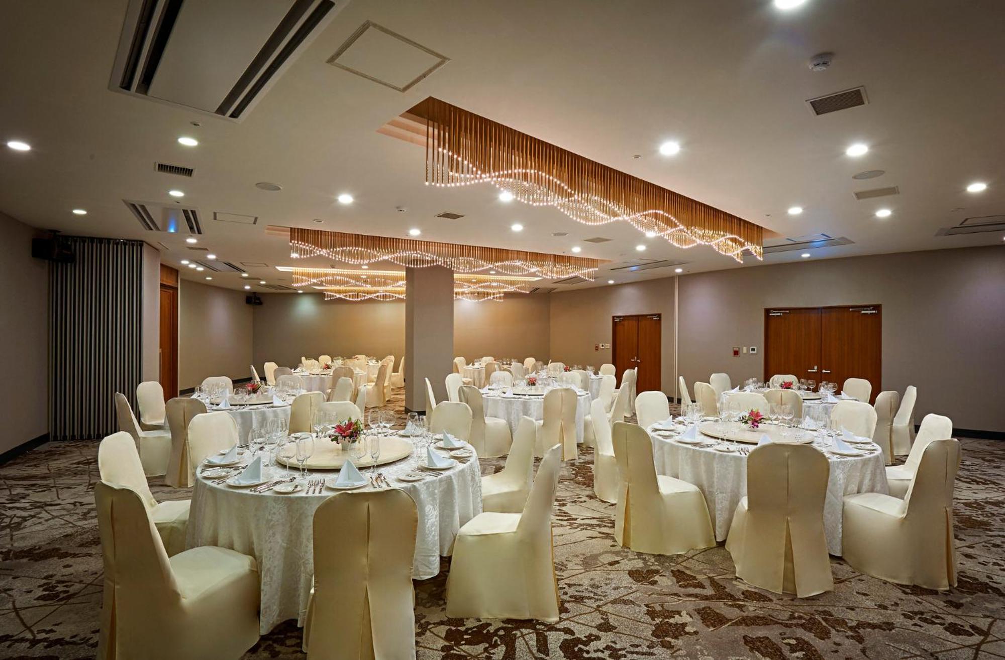Ana Crowne Plaza Okinawa Hills By Ihg Resort 4*