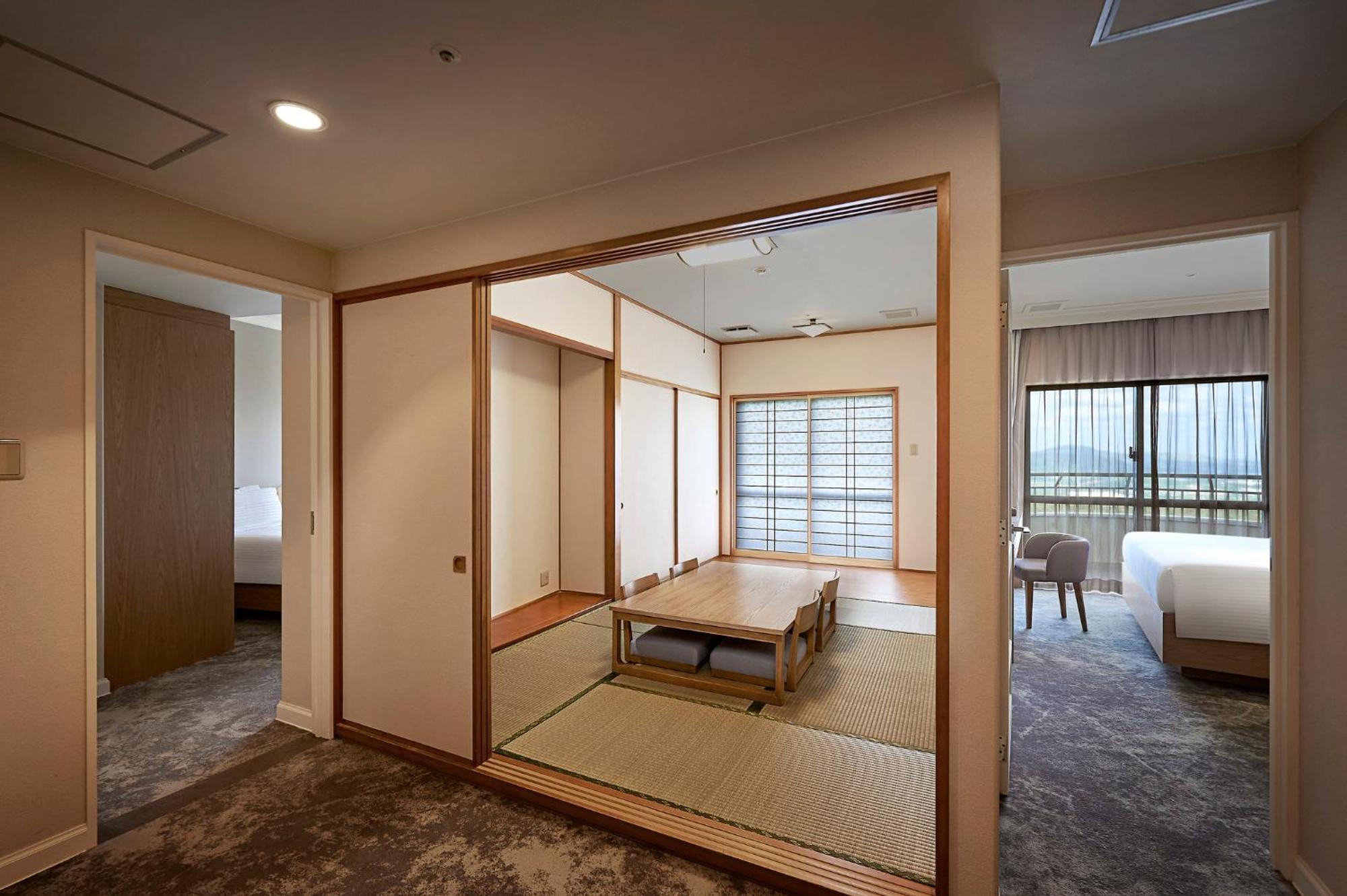 Ana Crowne Plaza Okinawa Hills By Ihg Resort Uruma
