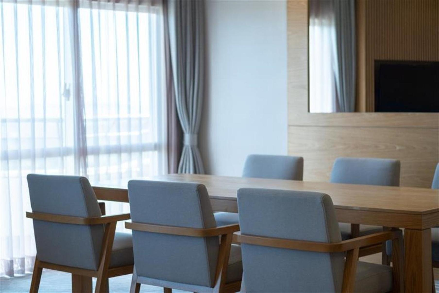 Ana Crowne Plaza Okinawa Hills By Ihg Resort 4*