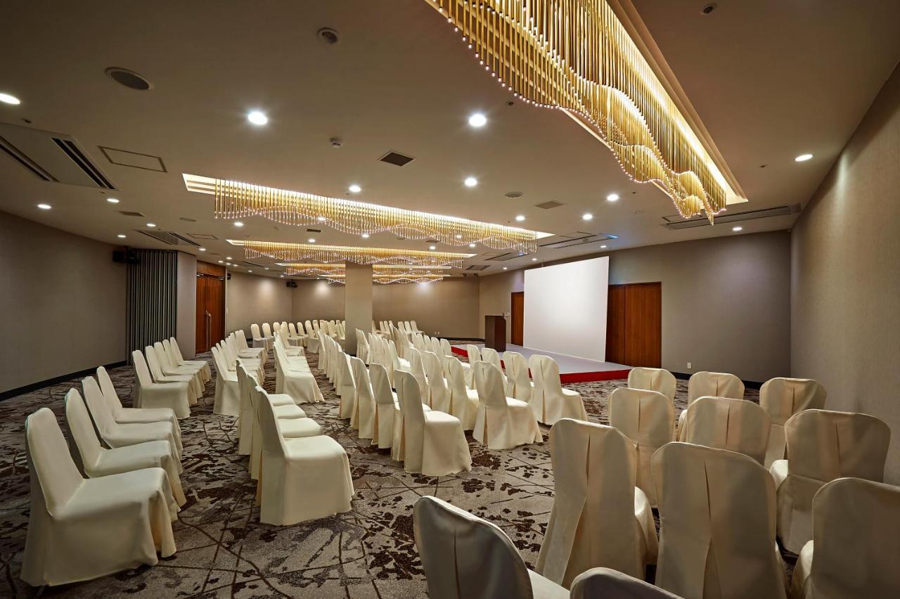 Ana Crowne Plaza Okinawa Hills By Ihg Resort Uruma